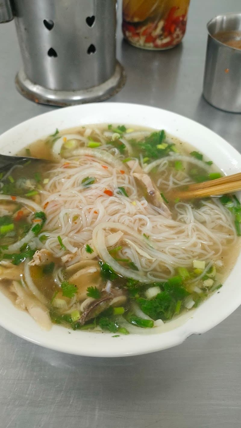 Quán ăn sáng ngã tư ắc quy